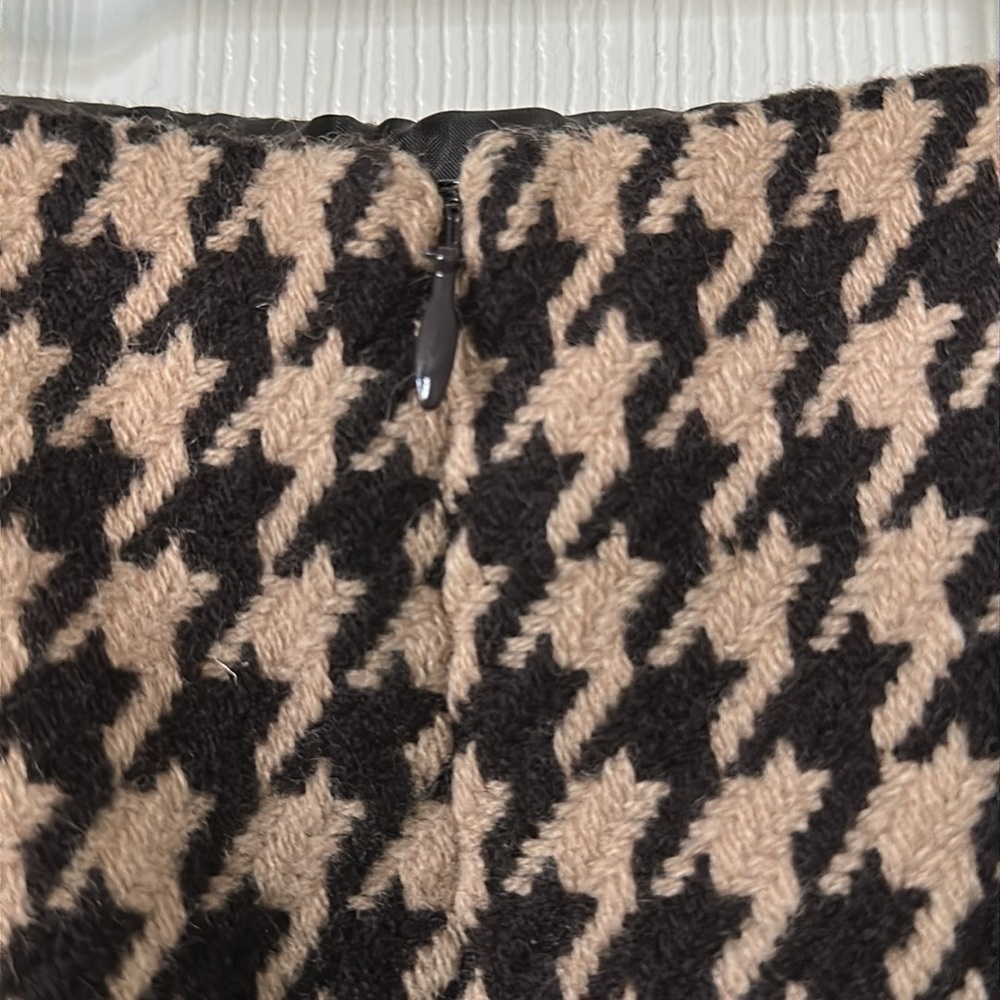 Talbots Petites Tan/Black Houndstooth Mini Skirt Size 6P - Picture 8 of 8